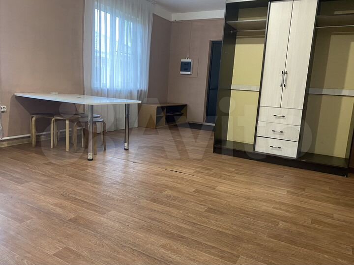 2-к. квартира, 90 м², 2/3 эт.