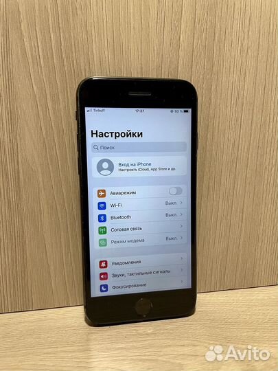 iPhone 8, 64 ГБ