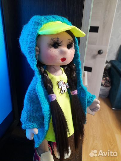 Кукла ручной работы с одеждой