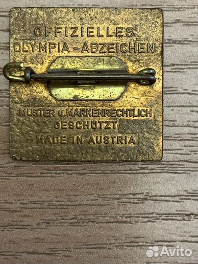 Официальный значок олимпийских игр 1964 года