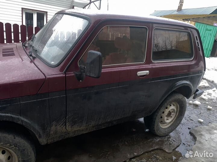 LADA 4x4 (Нива) 1.7 МТ, 2001, 200 000 км