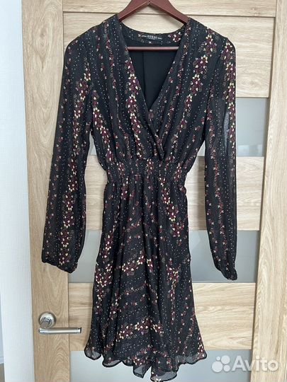 Платье guess