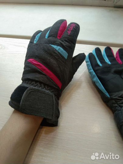 Горнолыжные перчатки