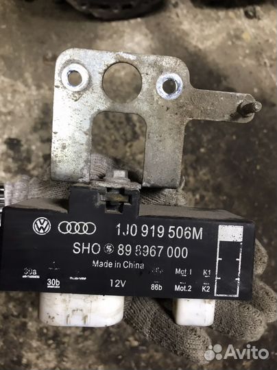 Блок управления вентилятором Volkswagen Polo