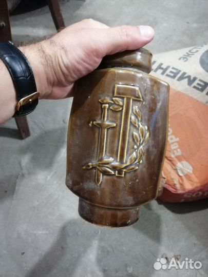 Часы, счёты, лампа, ваза