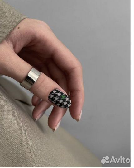 Маникюр, гель-лак, наращивание ногтей