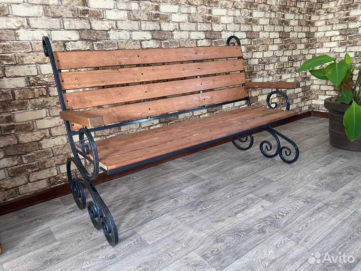 Садовая ажурная скамейка