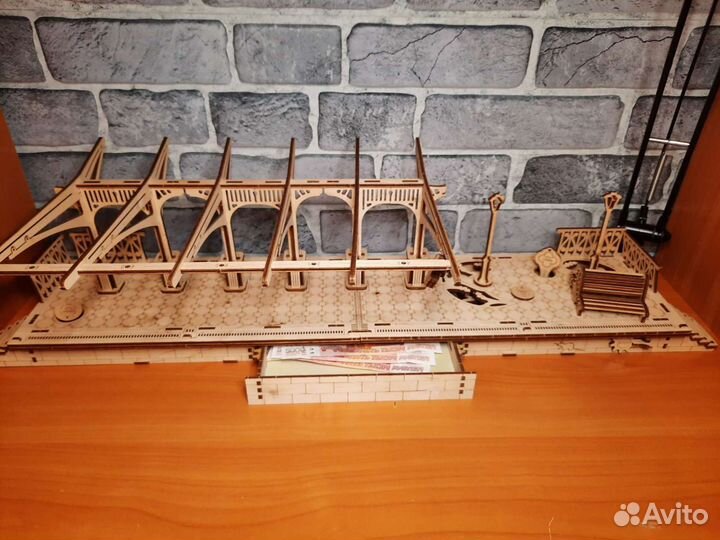 Ugears Локомотив с тендером+ перон (собранный)