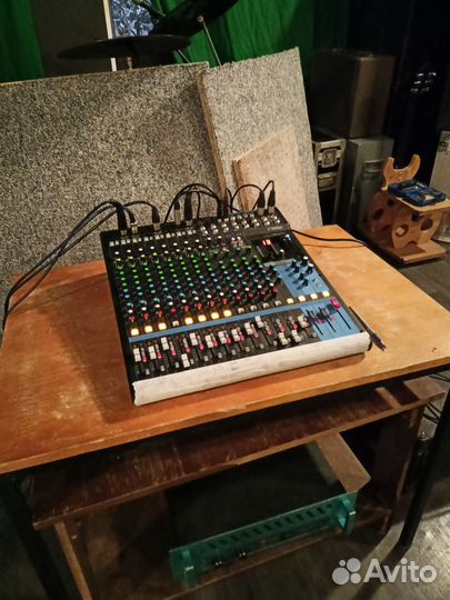 Микшерный пульт yamaha