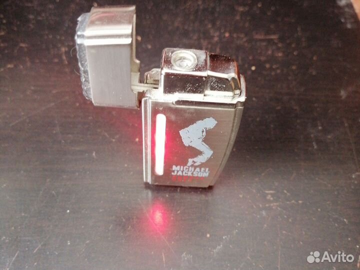 Зажигалка газовая