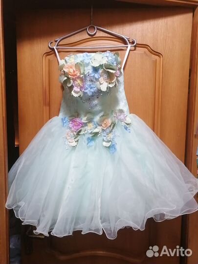 Платье женское с пышной юбкой s