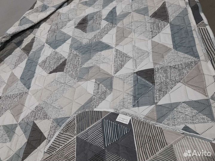 Покрывало на кровать новое