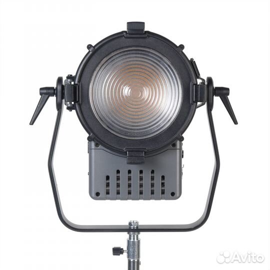 Осветитель студийный GreenBean Fresnel 300 LED X3