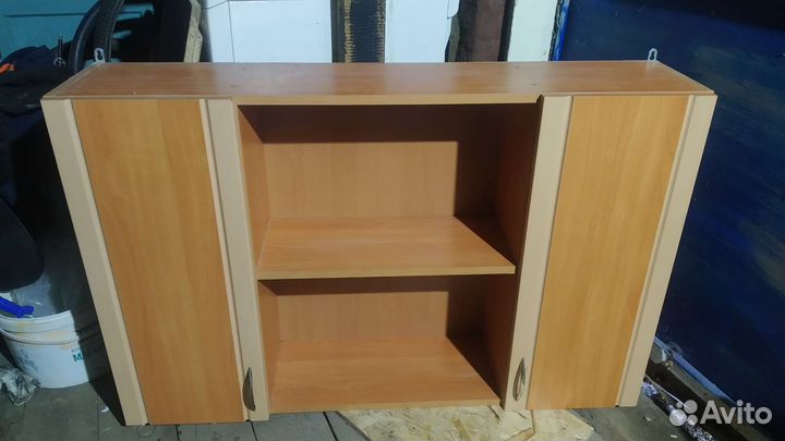 Шкаф настенный