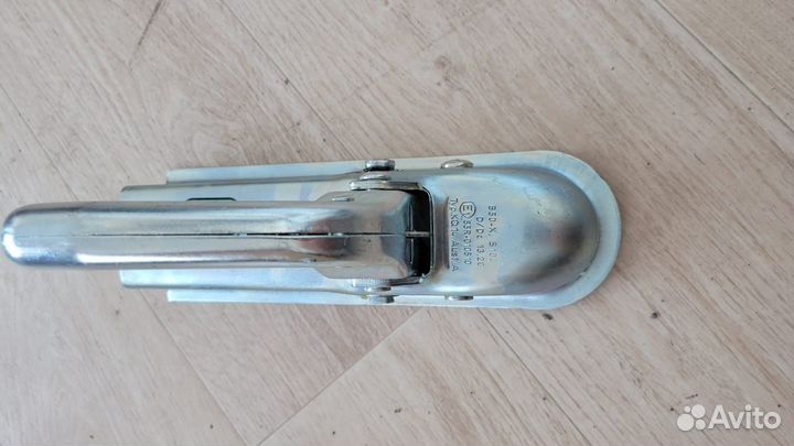 Усиленный замок на легковой прицеп