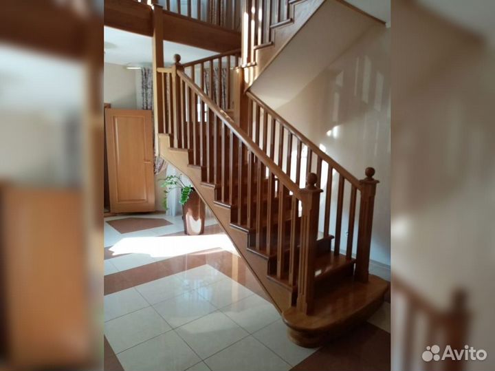 Ступени для лестниц и другие комплектующие О