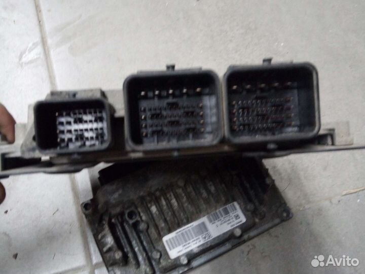 Блок управления двигателем Citroen C4 Peugeot 308
