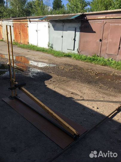 Опрокидыватель автомобилей