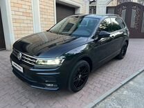 Volkswagen Tiguan 1.4 AMT, 2019, 49 000 км, с пробегом, цена 2 800 000 руб.