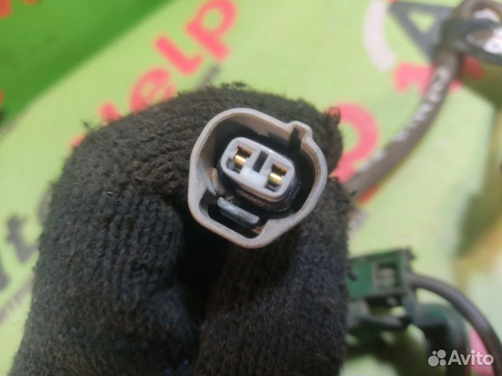 Датчик ABS toyota ipsum SXM10 передний правый