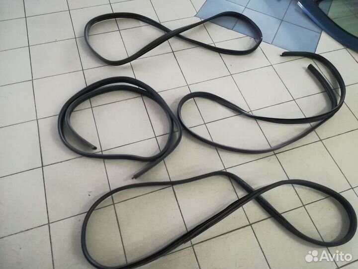 Уплотнитель двери Logan 1 Рено Логан 1