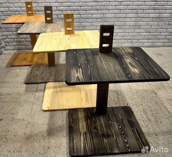 Приставной столик из массива дерева