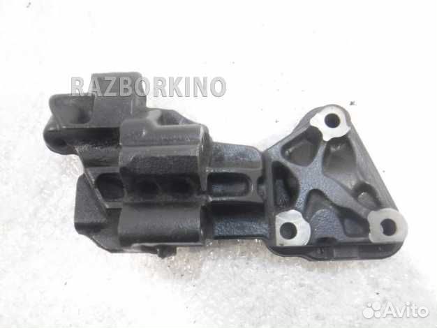 Кронштейн двигателя