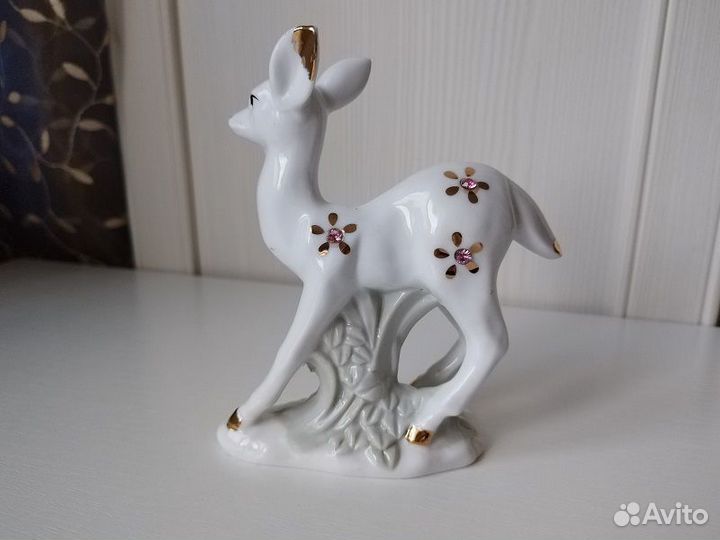 Конь. Олененок. Лебедь с птенцами