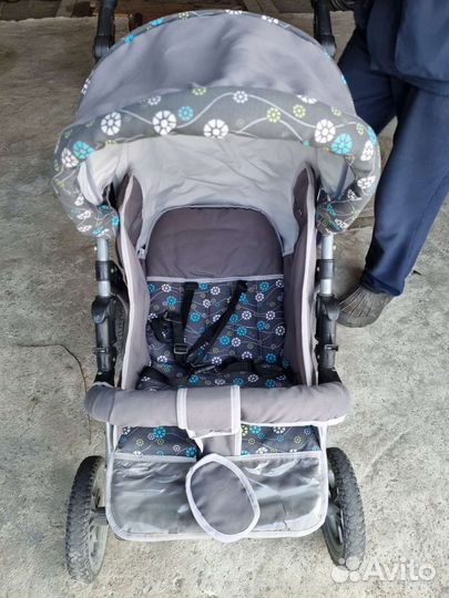 Прогулочная коляска