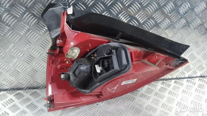 Фонарь 8200413216 Renault Megane 2 (2003-2009)