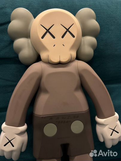 Kaws игрушка