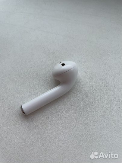 Airpods оригинальный правый наушник б/у