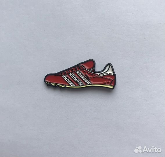 Значок Adidas