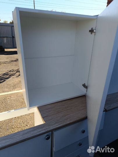 Кухонный гарнитур б/у полгода