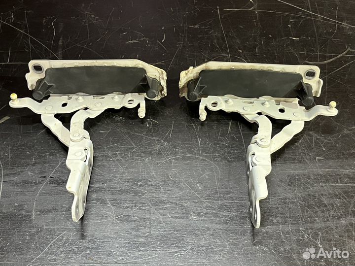 Петля капота мерседес w218 cls500 4matic