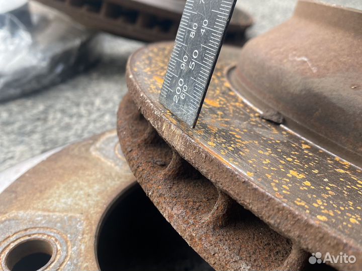 Задние тормозные диски на Porsche Cayenne 958