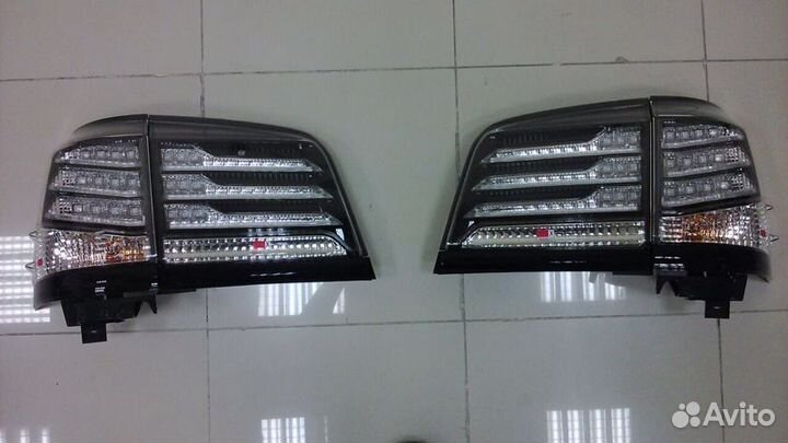 Lexus LX570 2012+ Стоп-сигналы белые H2LW9