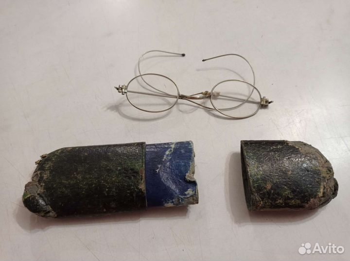 Очки старинные