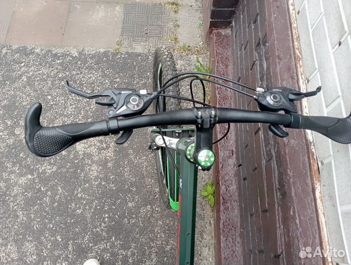 Велосипед BMW М6 на литых дисках