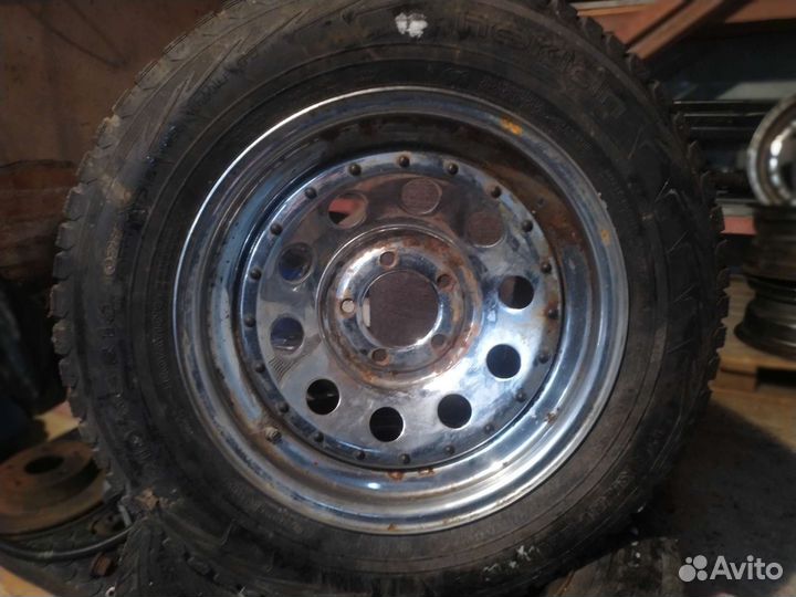 R16 Nokian Tyres Hakkapeliitta 5 215/65, PCD 5x114.3 DIA 38