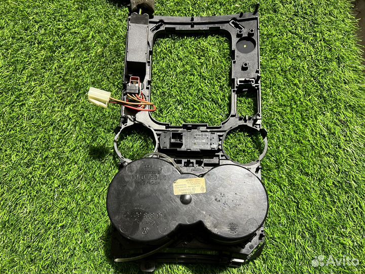 Декоративная накладка Volkswagen Touareg