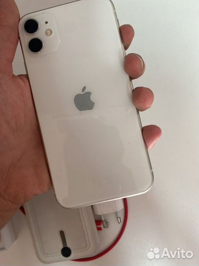 iPhone 11, 64 ГБ