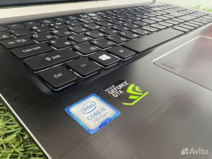 Игровой зверь Acer i5 GTX1050 FullHD 12 RAM металл