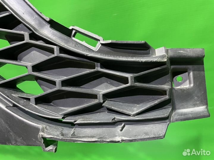 Решетка переднего бампера LADA Vesta Cross