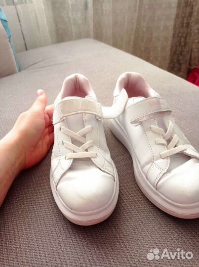 Кроссовки для девочки 34
