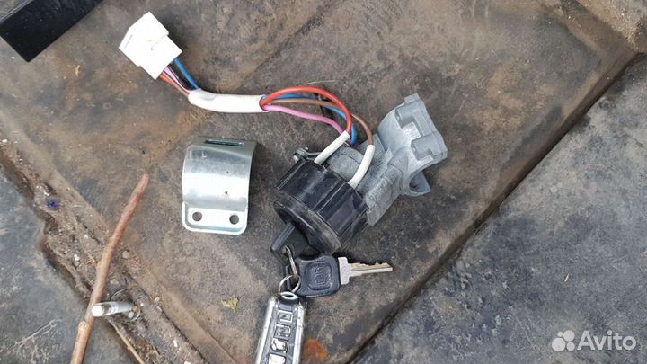Замок зажигания на Волга