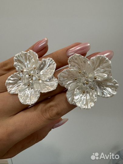 Серьги гвоздики цветы бижутерия