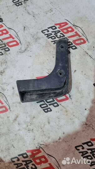 Брызговик задний левый Hyundai Solaris