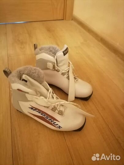 Лыжные ботинки женские классические 39