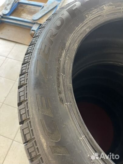 Pirelli Ice Zero 235/55 R18